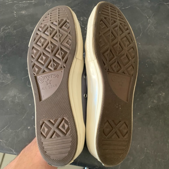 Converse x Comme des Garcons PLAY Chuck 70 Low Top - Picture 8 of 9